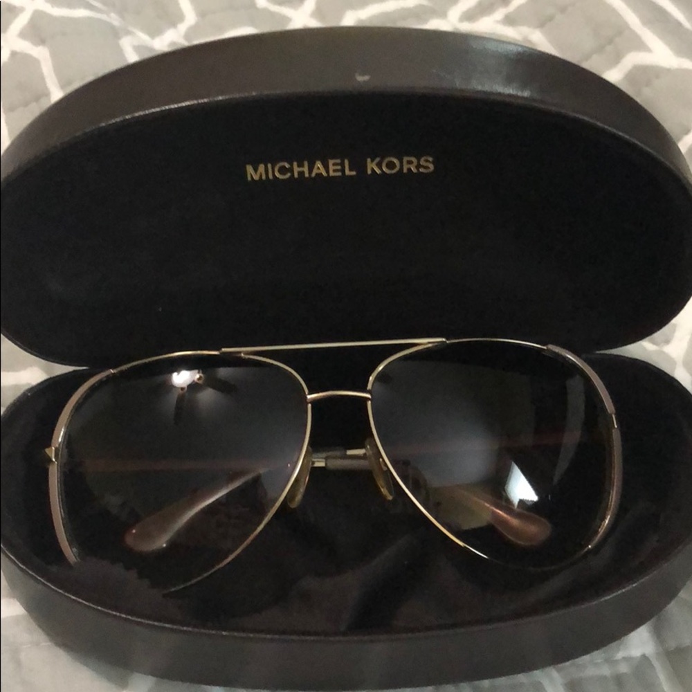 Authentic Michael Kors sunglasses - Picture 9 of 9